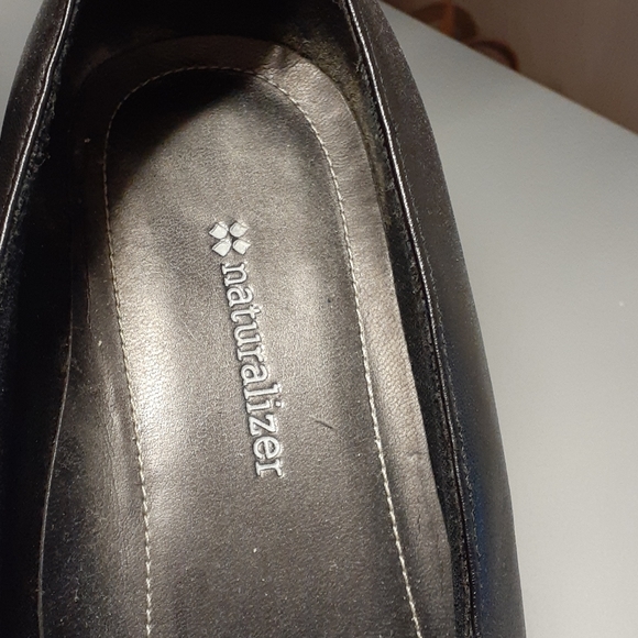 Naturalizer, Black shoes, Size 9WW - Picture 4 of 4